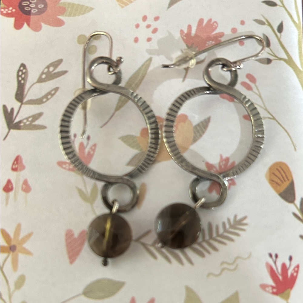 Chic Silver and smoky quartz dangle earring